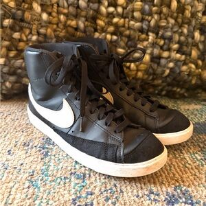 Nike Blazer Mid 77 Black US 8 - Excellent Condition